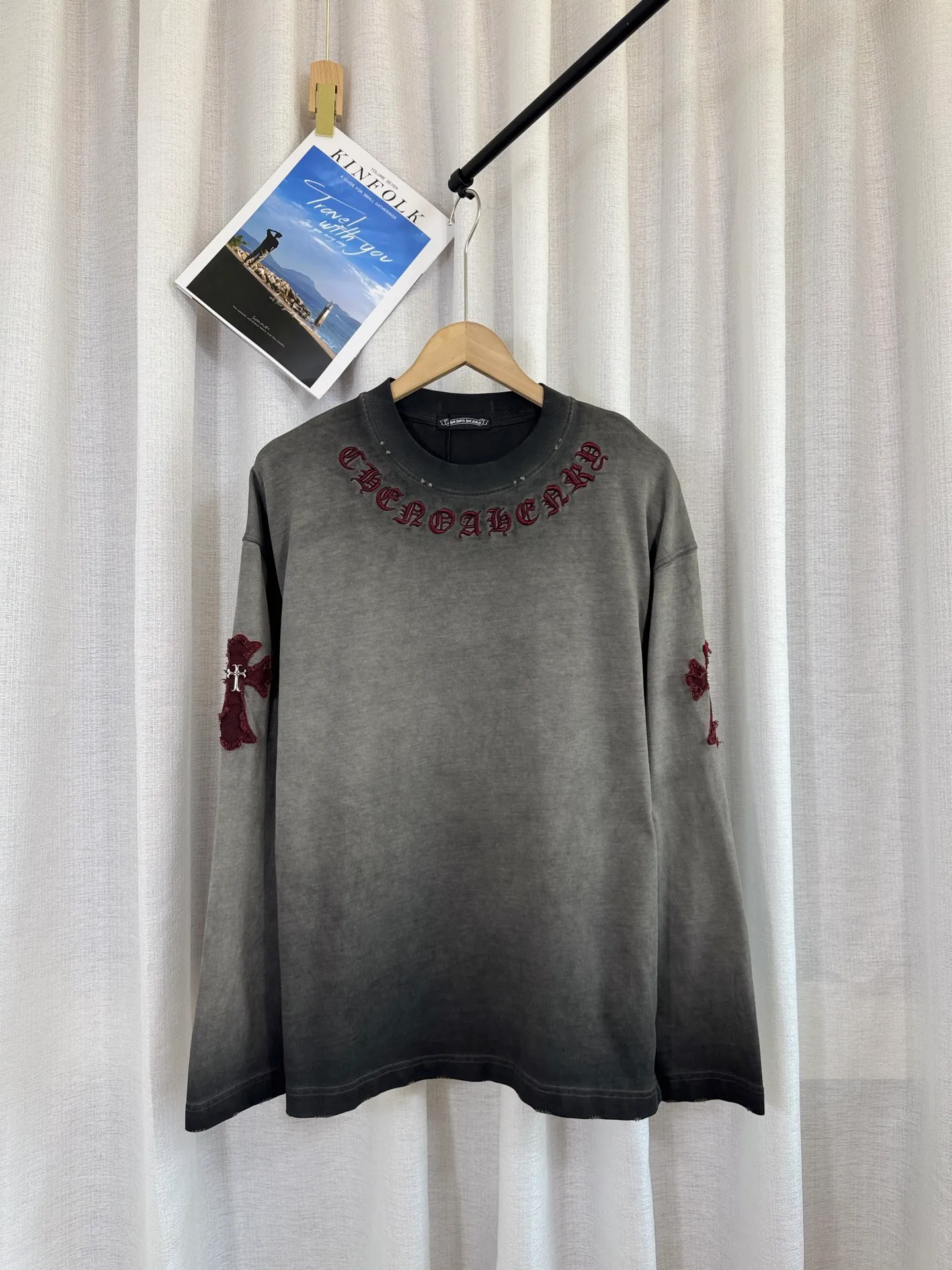 P260 ch high version Chrome Hearts 2025 new autumn and winter cross patch washed spray horse slip long-sleeved T-shirt, fabric: 26 double yarns, 320 grams weight, Angora red thread weaving, heavy wash water ➕ fried color + spray horse slip Printing process: patch embroidery, secondary color spray horse slip process Color: gray, red Size: S M L XL Style number: 5159